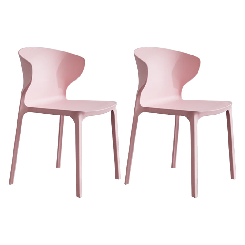Chaise de salle à manger empilable en plastique à oreilles de fauteuil contemporain à la maison