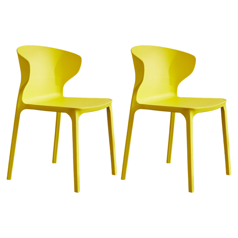 Chaise de salle à manger empilable en plastique à oreilles de fauteuil contemporain à la maison