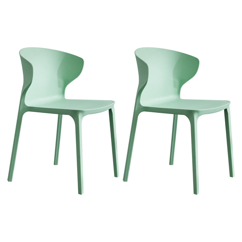 Chaise de salle à manger empilable en plastique à oreilles de fauteuil contemporain à la maison