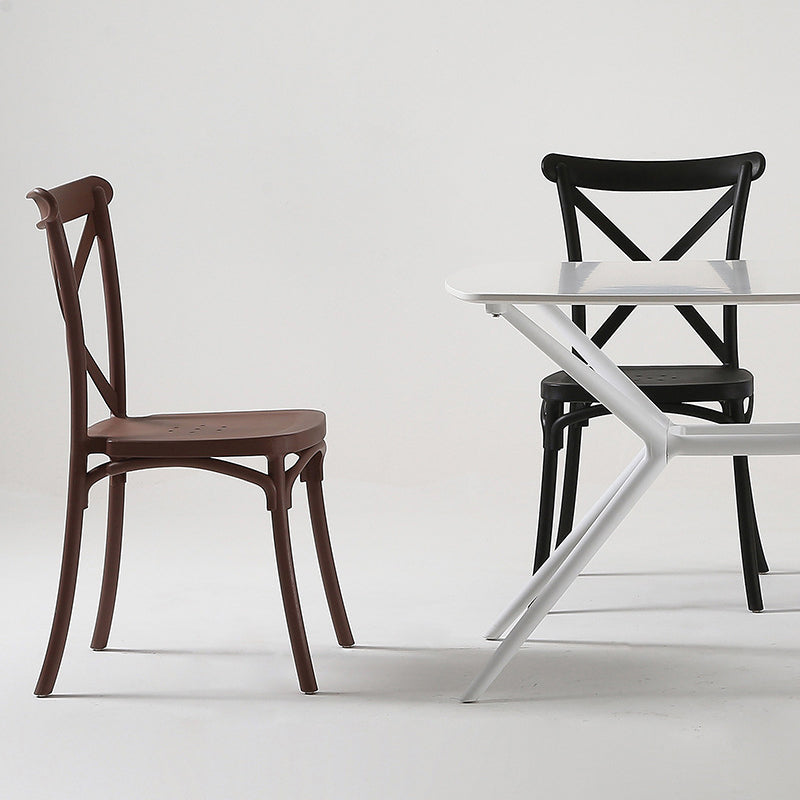 Chaise de salle à manger en plastique de style moderne, chaise latérale à dossier croisé de 17 pouces de large pour la cuisine