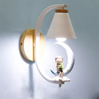 Funnel Shade Wall Light con Little Kid Deco 1 Testa adorabile Sconce da parete in metallo per camera da letto per bambini