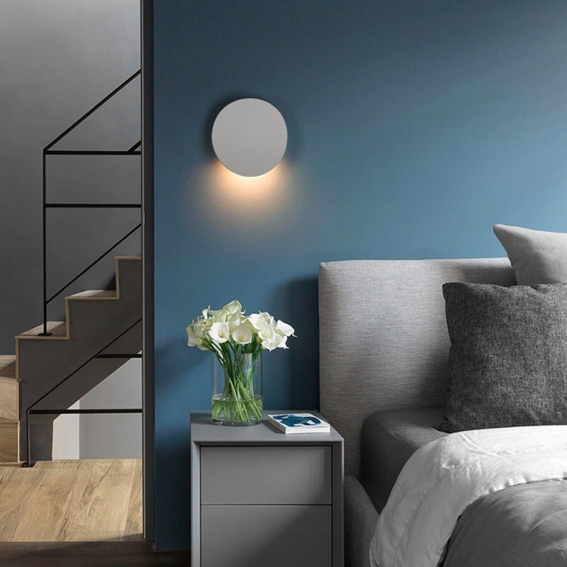 Moderno de moda simple estilo geométrico mate de pared de metal 1 apliques de luz