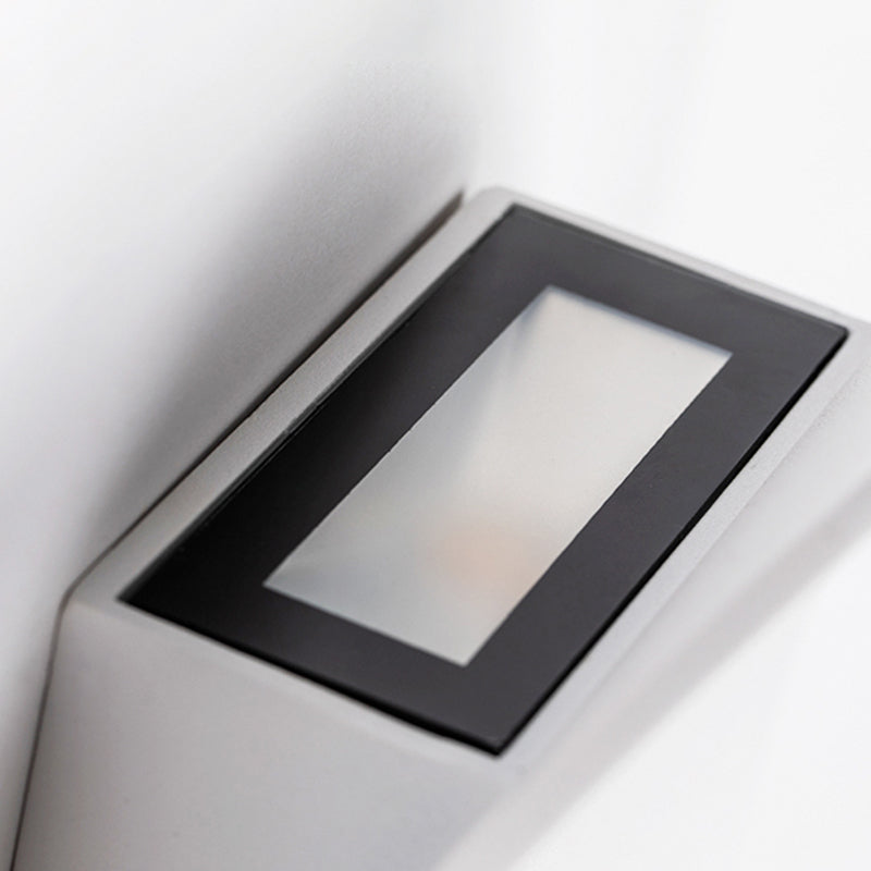 Moderno de moda simple estilo geométrico mate de pared de metal 1 apliques de luz