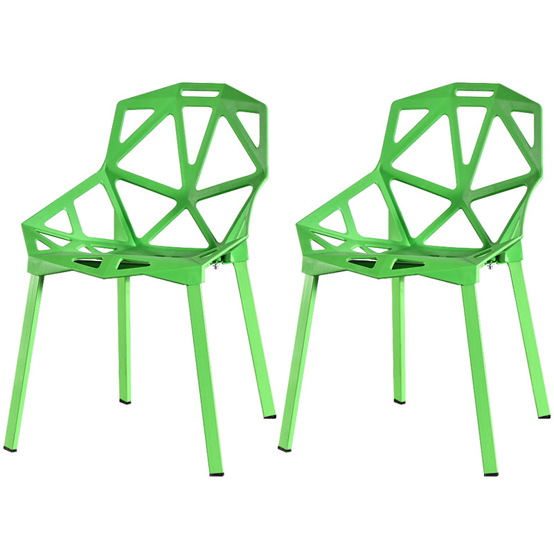 Chaise de salle à manger sans bras en plastique contemporain chaise latéral croisée pour usage à domicile