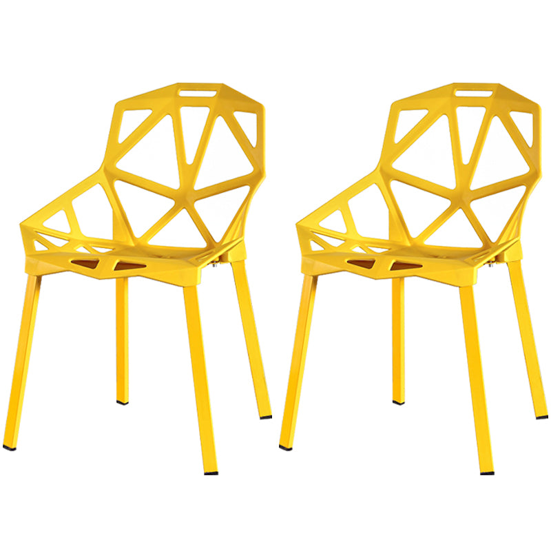 Chaise de salle à manger sans bras en plastique contemporain chaise latéral croisée pour usage à domicile