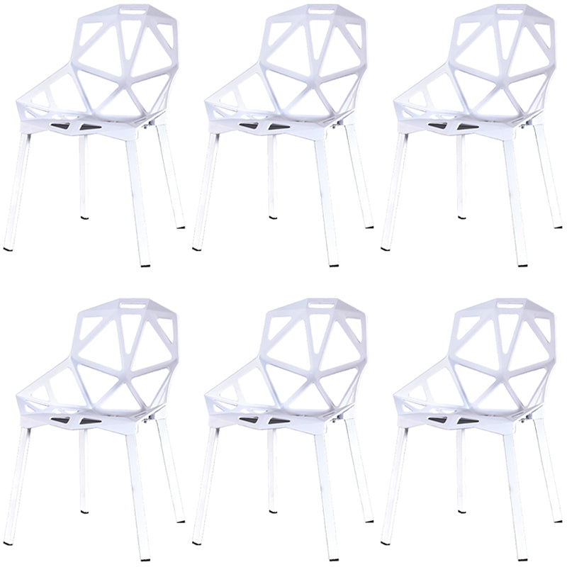 Chaise de salle à manger sans bras en plastique contemporain chaise latéral croisée pour usage à domicile