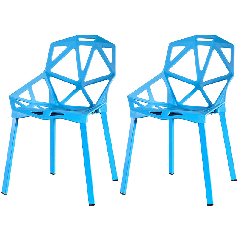 Chaise de salle à manger sans bras en plastique contemporain chaise latéral croisée pour usage à domicile
