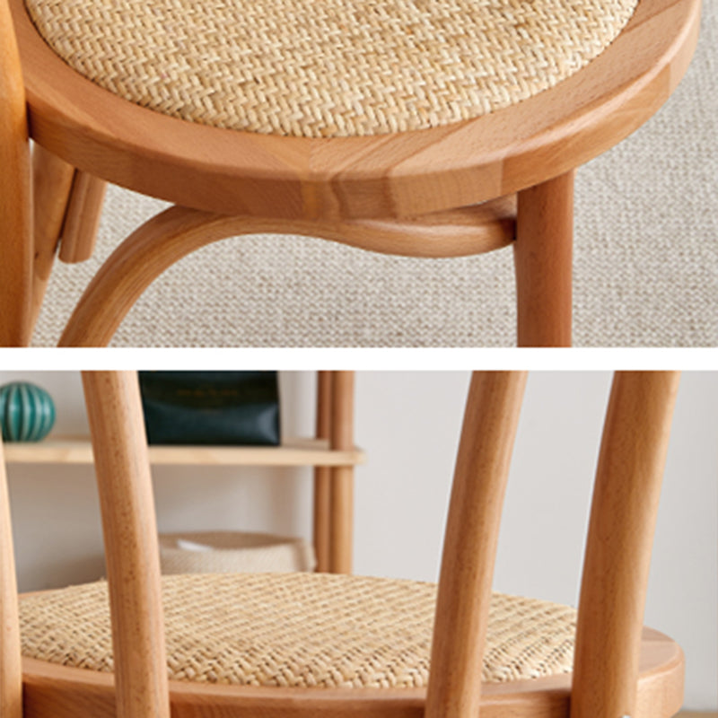 La salle à manger traditionnelle en bois massif préside les chaises latérales arrière mates de Windsor de finition
