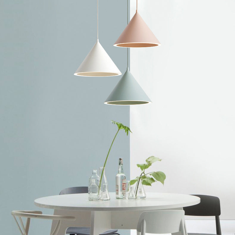 Triangle Metal Hanging Pendant Lamp 1-Light Modern Style Pendant Ceiling Lights