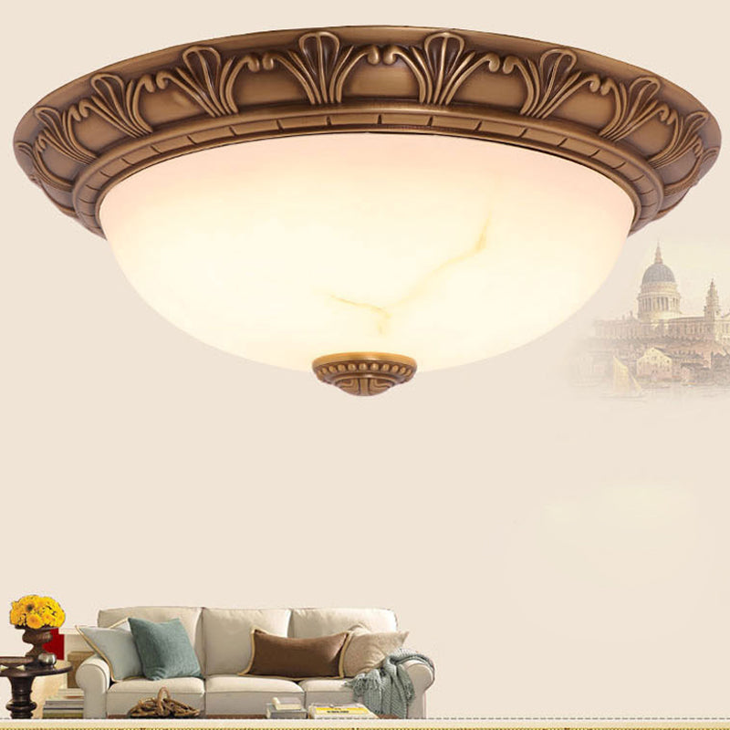 Installation encastrée de style classique avec abat - jour en verre plafonnier encastré en laiton pour les espaces intérieurs