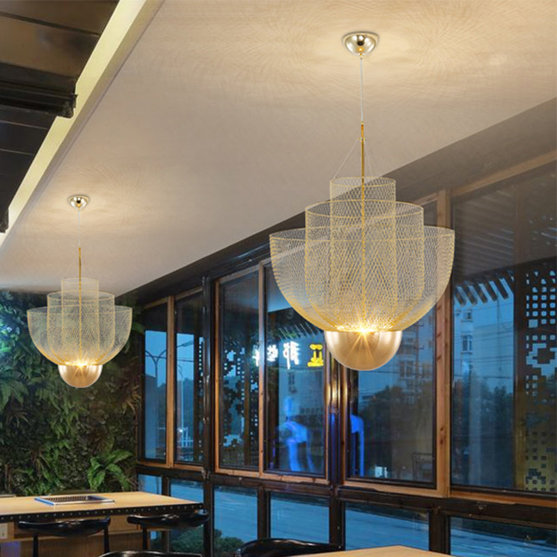 3-stufige minimalistische Käfighängung hängend, goldene Metallhängelampe für das Restaurant