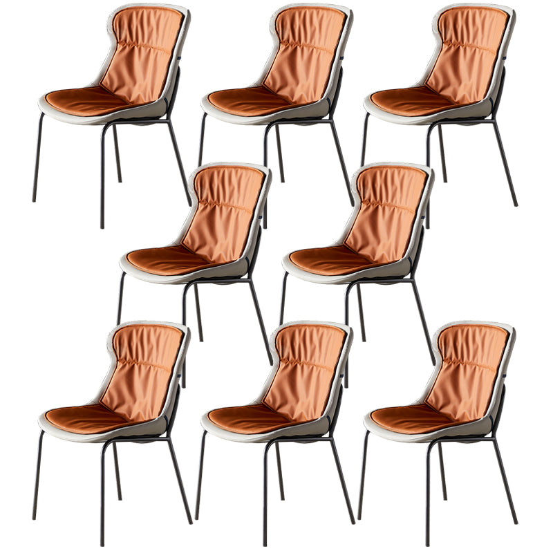 Chaises de salle à manger latérales en cuir Chaise latérale à oreilles rembourrée moderne avec pieds en métal