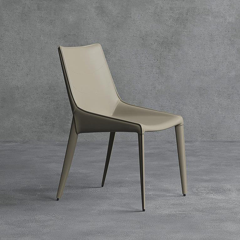 Chaise de salle à manger contemporaine en simili cuir, finition mate, dossier solide