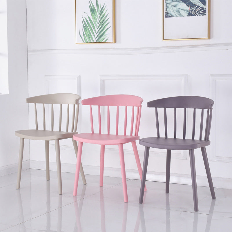 Accueil Chaise d'appoint contemporaine Ensemble de chaises de salle à manger en plastique à dossier Windsor