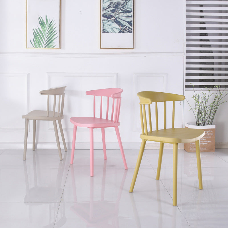 Accueil Chaise d'appoint contemporaine Ensemble de chaises de salle à manger en plastique à dossier Windsor