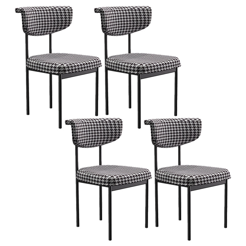 Chaise latéral rembourrée de style glamour