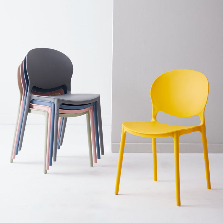Chaise latérale de salle à manger à dossier ouvert en plastique nordique, chaise de salle à manger de 32 pouces avec 4 pieds pour Restaurant