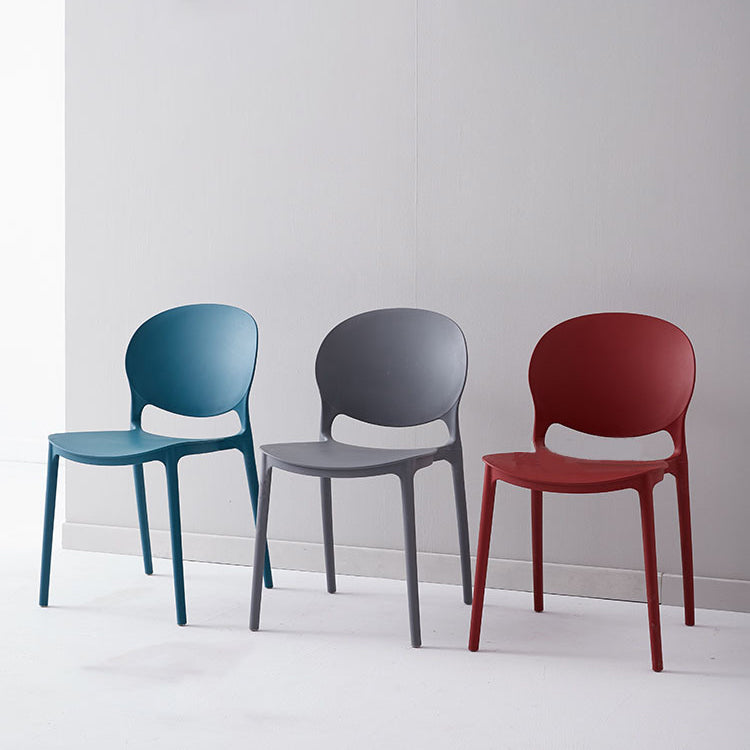 Chaise latérale de salle à manger à dossier ouvert en plastique nordique, chaise de salle à manger de 32 pouces avec 4 pieds pour Restaurant