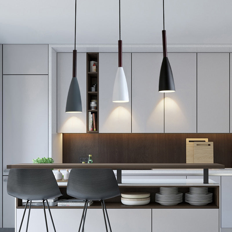 "Lampada a soffitto multiplo rotonda colorata 
Lampada di sospensione in metallo in metallo moderno a 3 teste "