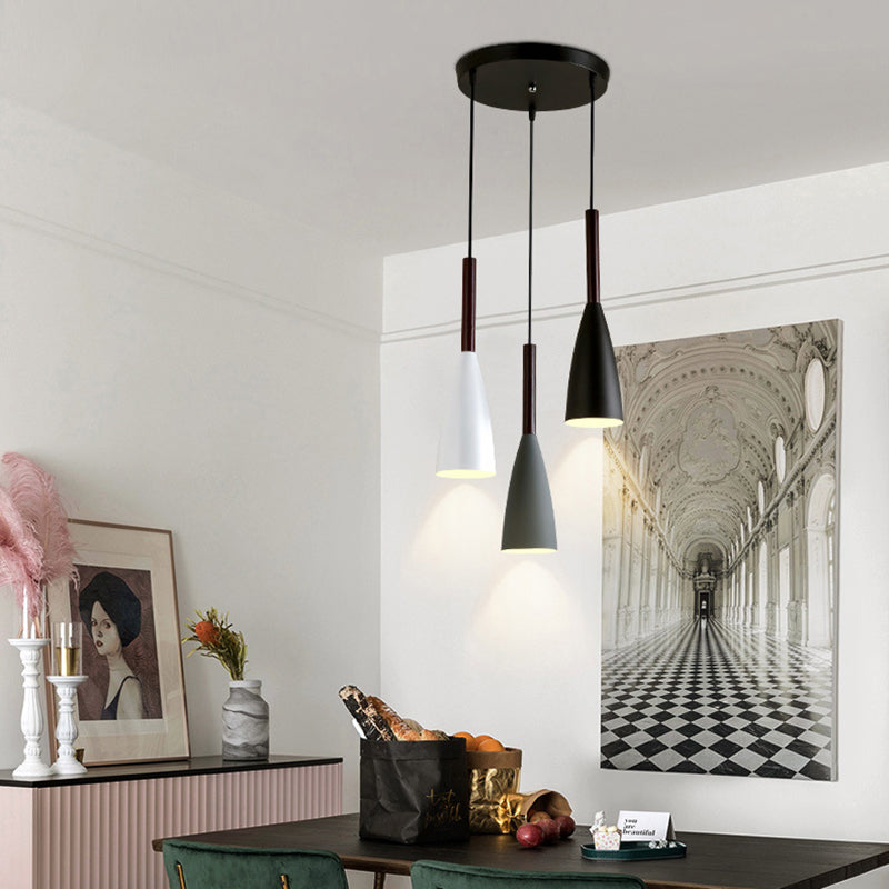 "Lampada a soffitto multiplo rotonda colorata 
Lampada di sospensione in metallo in metallo moderno a 3 teste "