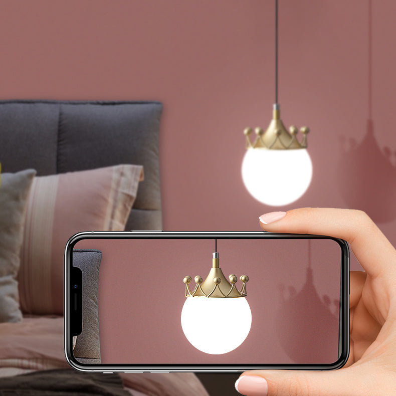 Luz colgante de estilo de lujo de 1 luz, lámpara de lámpara de globo de vidrio blanco con corona