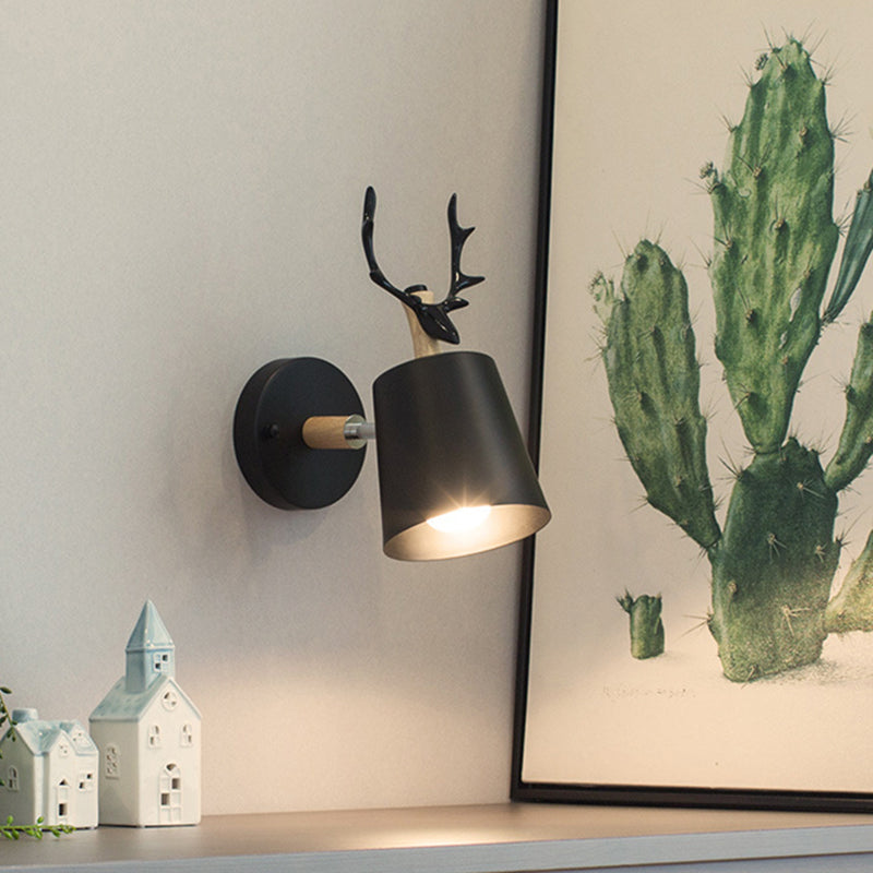 Lámpara de pared de cono simplicidad moderna de metal apliques para sala de estar