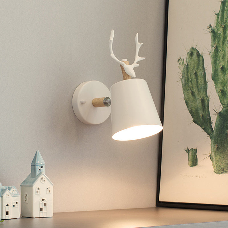 Lámpara de pared de cono simplicidad moderna de metal apliques para sala de estar