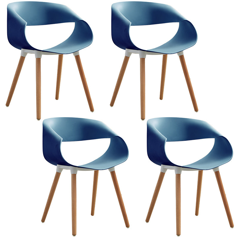 Chaises d'appoint de salle à manger en plastique Chaise d'intérieur et d'extérieur Glam de 18 po de large, chaise d'appoint à dossier ouvert