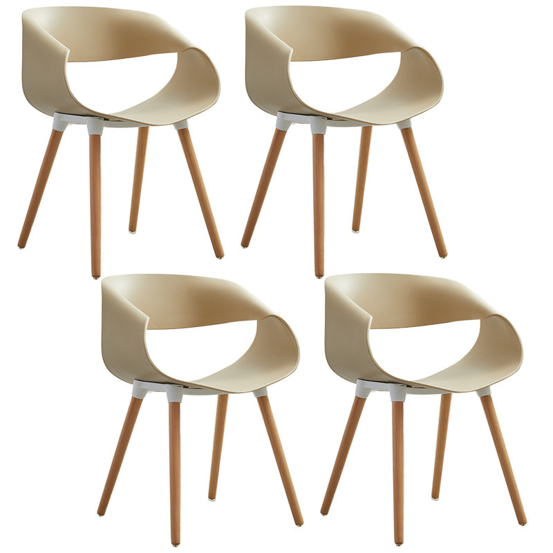 Chaises d'appoint de salle à manger en plastique Chaise d'intérieur et d'extérieur Glam de 18 po de large, chaise d'appoint à dossier ouvert