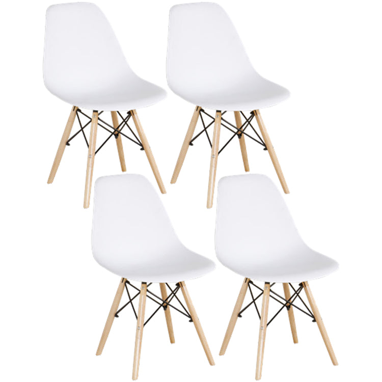 Sedia laterale in plastica in stile glam Finitura opaca sedia da pranzo con retro solido per uso domestico