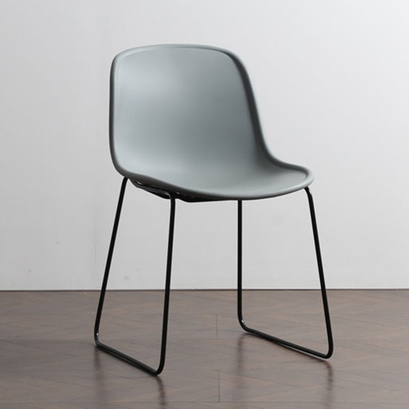 Silla lateral de estilo industrial Juego de silla lateral de comedor con patas de metal