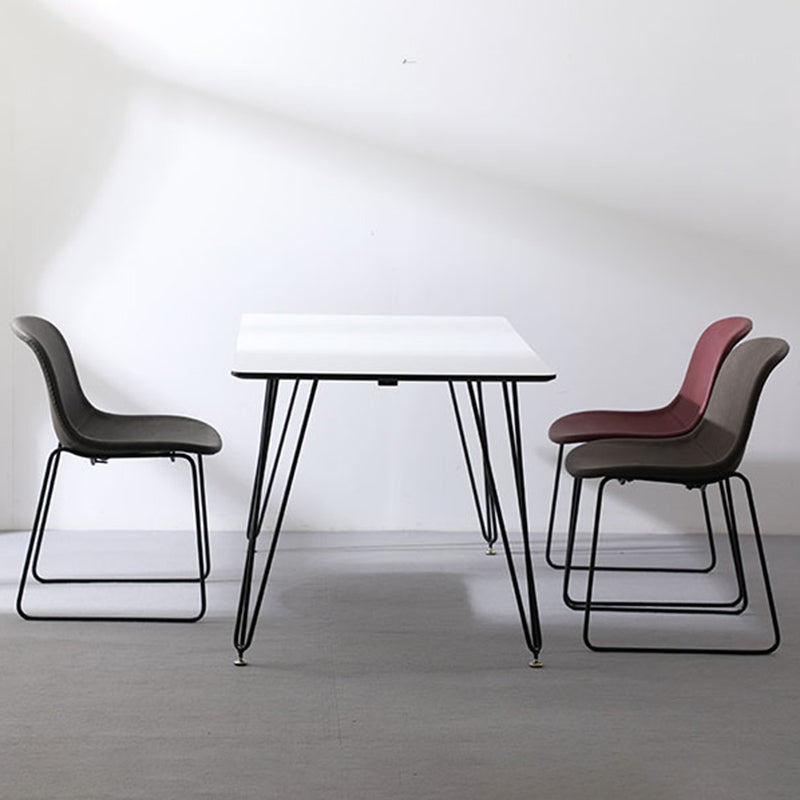 Silla lateral de estilo industrial Juego de silla lateral de comedor con patas de metal