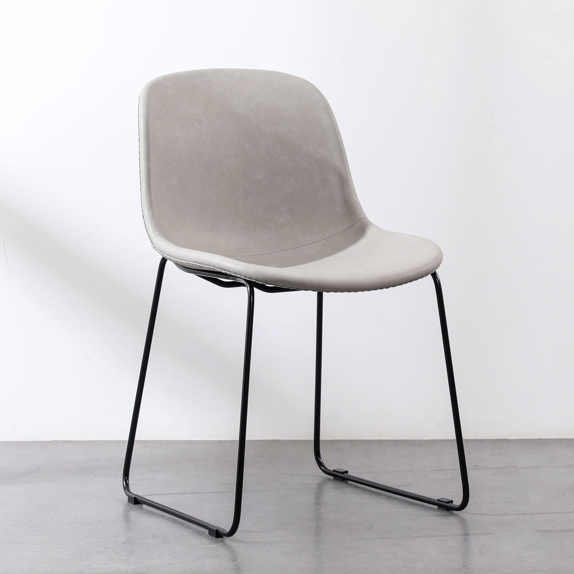 Silla lateral de estilo industrial Juego de silla lateral de comedor con patas de metal