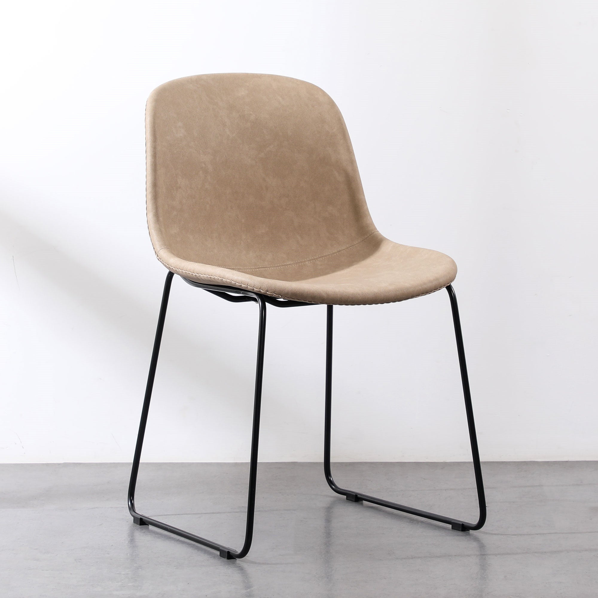 Silla lateral de estilo industrial Juego de silla lateral de comedor con patas de metal