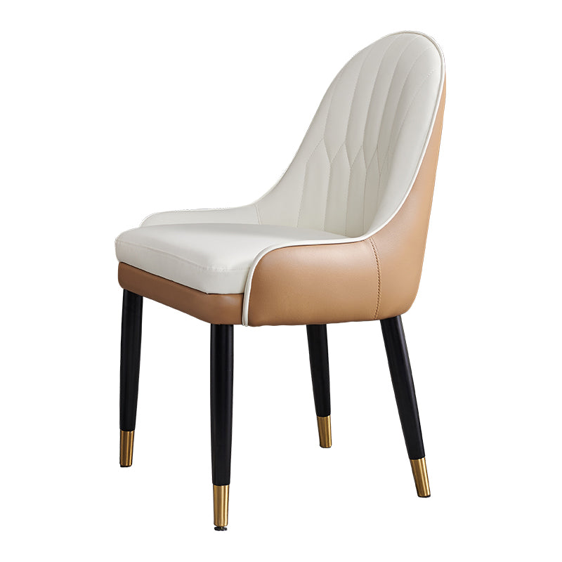 Chaise de salle à manger en cuir de style glam nordique chaise Parsons chaise avec des jambes en bois