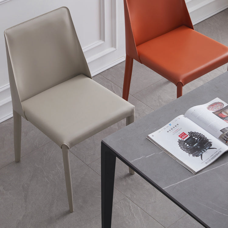 Chaise de salle à manger contemporaine en simili cuir, finition mate, dossier solide