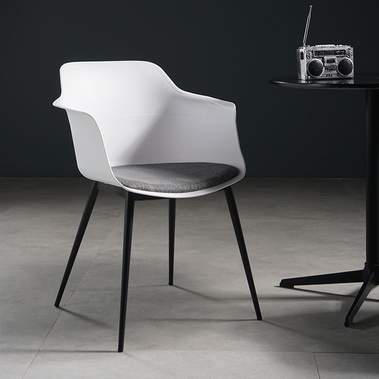 Chaise de bras de salle à manger scandinave