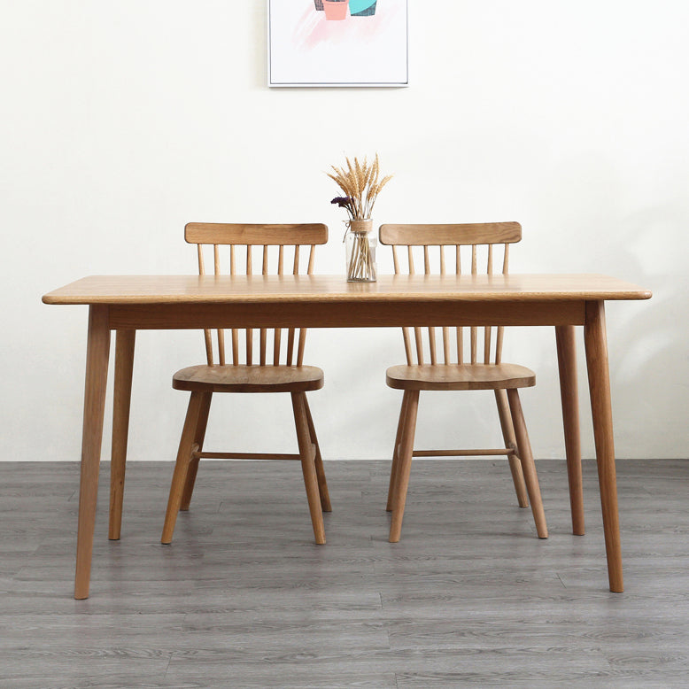 Table à manger décontractée rectangle Tone brune table fixe avec du bois massif en chêne