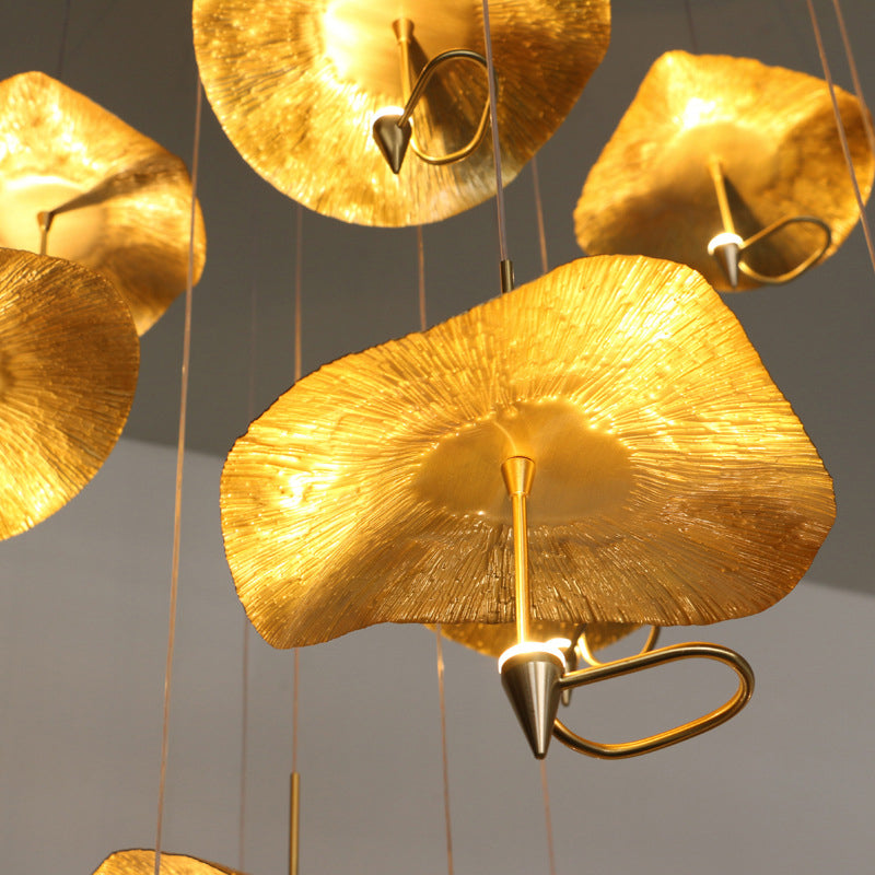 Moderne lotusblattförmige Anhänger Leichte Messing 15/32 Kopftreppe Mehrere Hanglampe in Gold