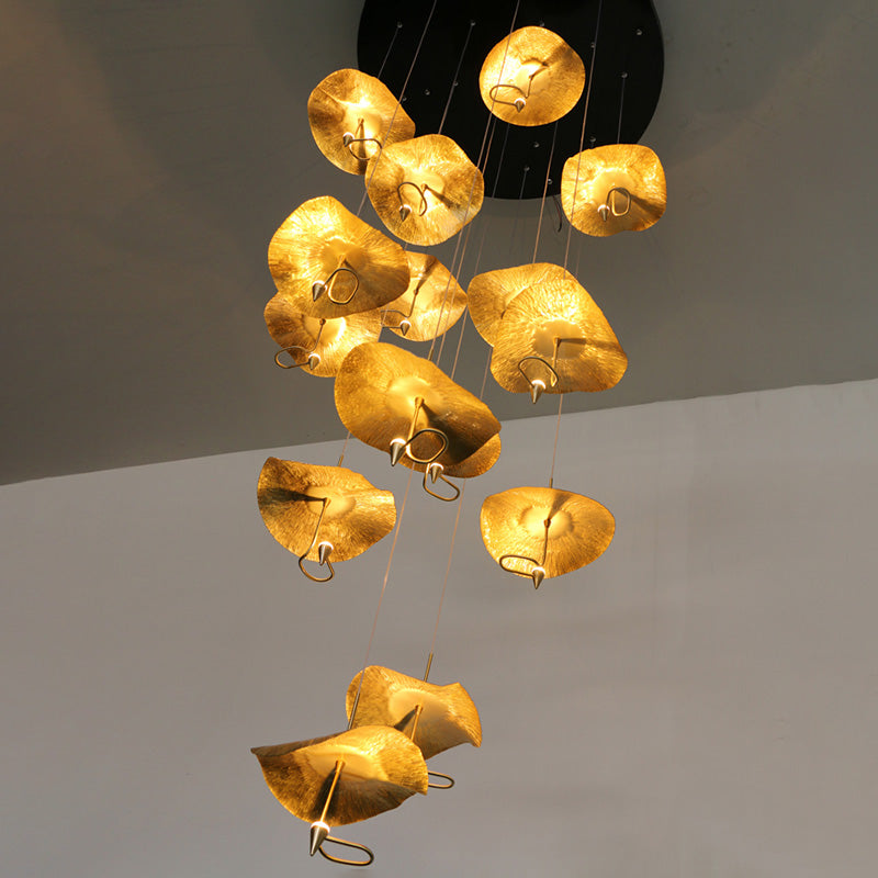 Moderne lotusblattförmige Anhänger Leichte Messing 15/32 Kopftreppe Mehrere Hanglampe in Gold