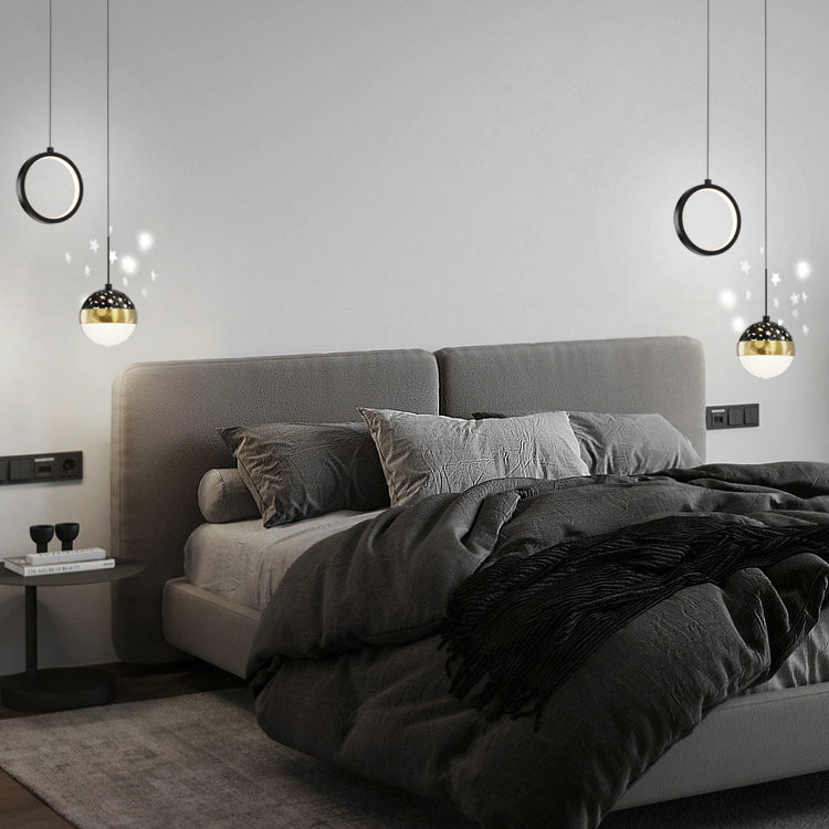 Ciondolo a ciondolo circolare e ascensore contemporaneo in nero per la sala da studio del bar