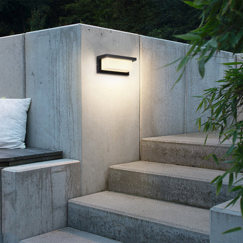 Geometric Shade Wall Lighting Modern Style Metal 1 Light Sconce Light in Black