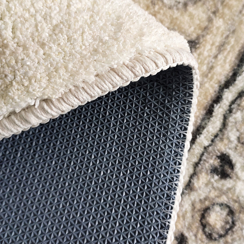 Tapis de motif graphique fantaisie Rapier en polyester gris Tapis de support de tapis sans glissement pour le salon