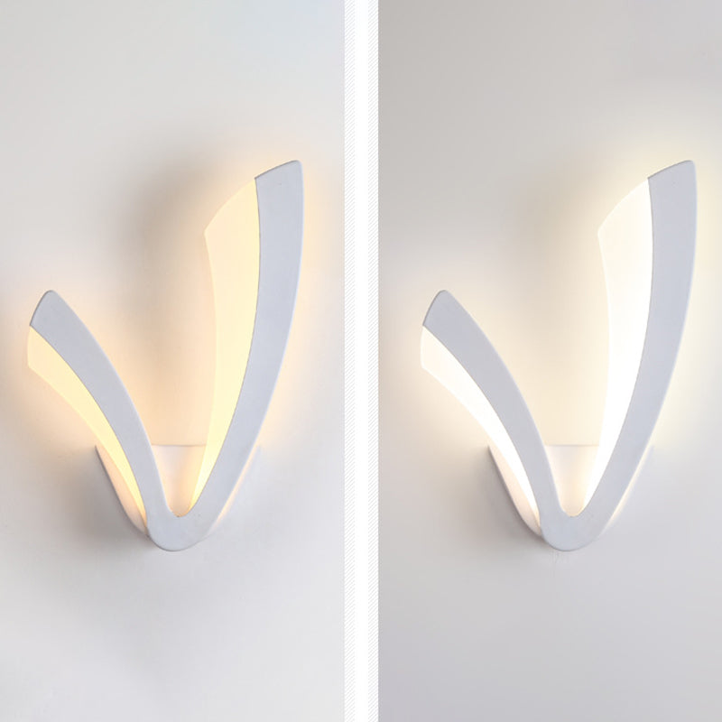Pronzo della parete a LED bianco acrilico in moderna lampada da parete in ferro laccata in stile conciso per spazi interni