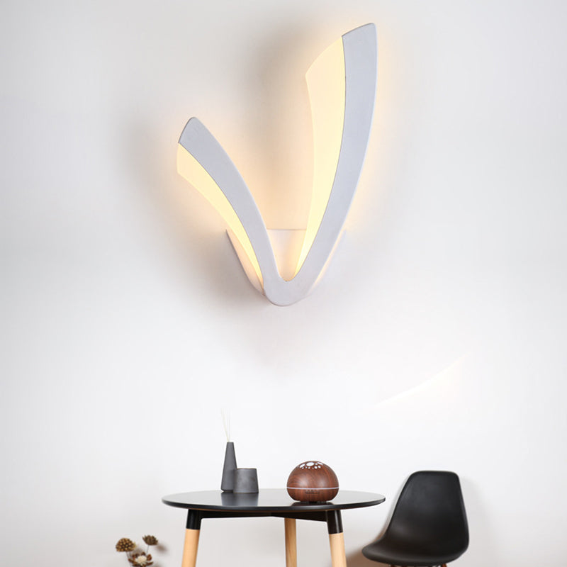 Pronzo della parete a LED bianco acrilico in moderna lampada da parete in ferro laccata in stile conciso per spazi interni