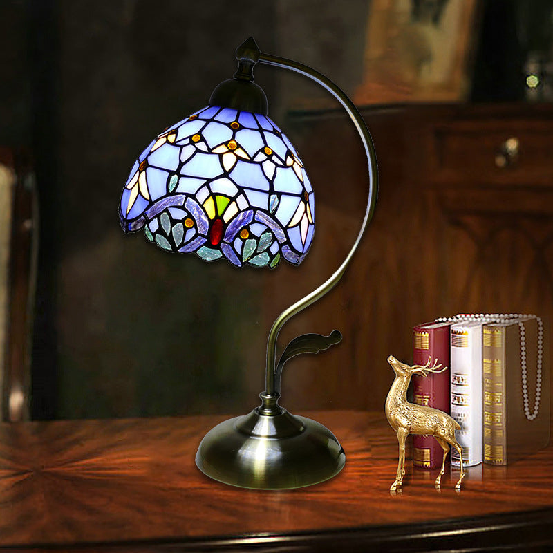 Lámpara de mesa de cuello de cisne 1 cabeza de metal tiffany luz de noche con sombra de vidrieras para restaurante