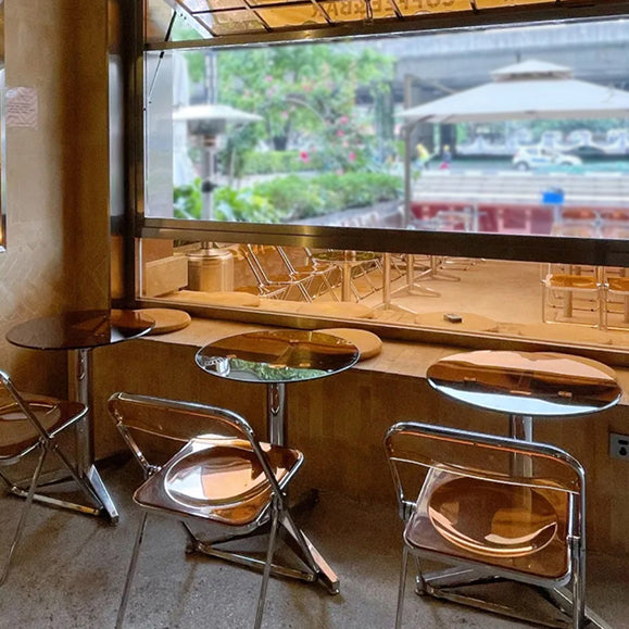 Eettafel van helder gehard glas Eigentijdse eettafel met driepootbasis