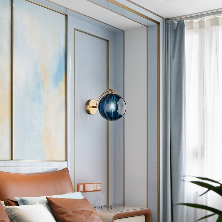 Luz de pared de globo de vidrio en moderna lámpara de pared de hierro forjado de estilo creativo para dormitorio