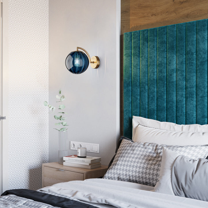 Luz de pared de globo de vidrio en moderna lámpara de pared de hierro forjado de estilo creativo para dormitorio