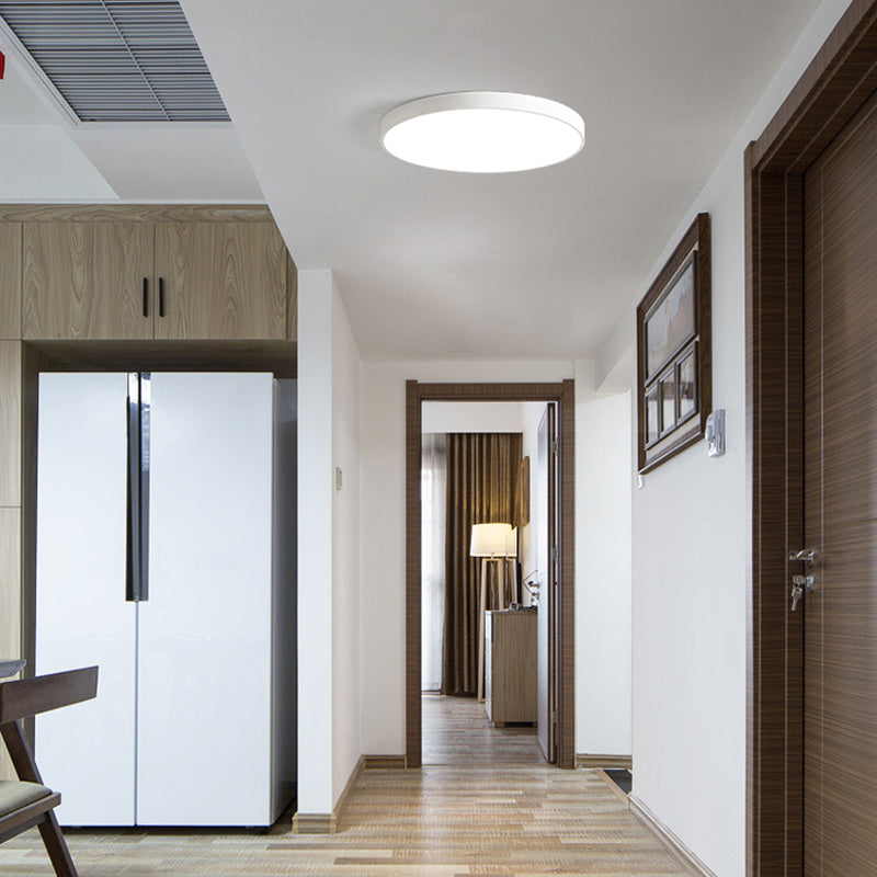 Luminaire encastré géométrique près du plafond, éclairage encastré moderne